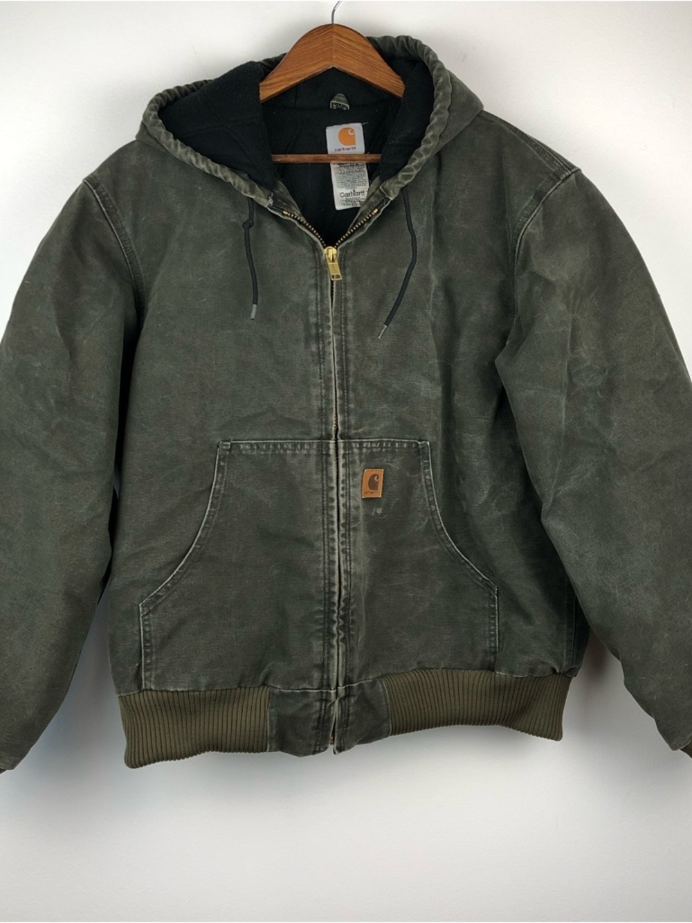 Vintage Men’s Carhartt Duck Jacket with Hood and Leather Logo Patch - Picture 11 of 11